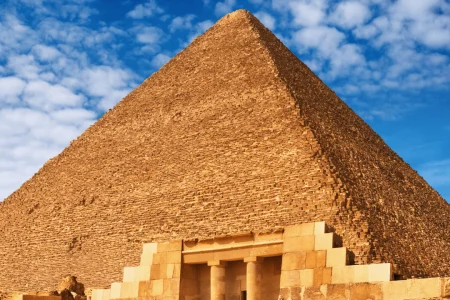 Explore the Wonders of Cairo by Bus