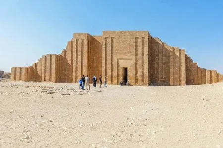 DAY TOUR TO GIZA PYRAMIDS, SAQQARA & MEMPHIS